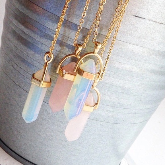 Jewelry - Pink Crystal Pendant Necklace Gold Tone